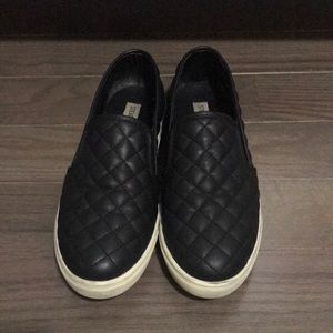 Steve Madden Slip On sneakers